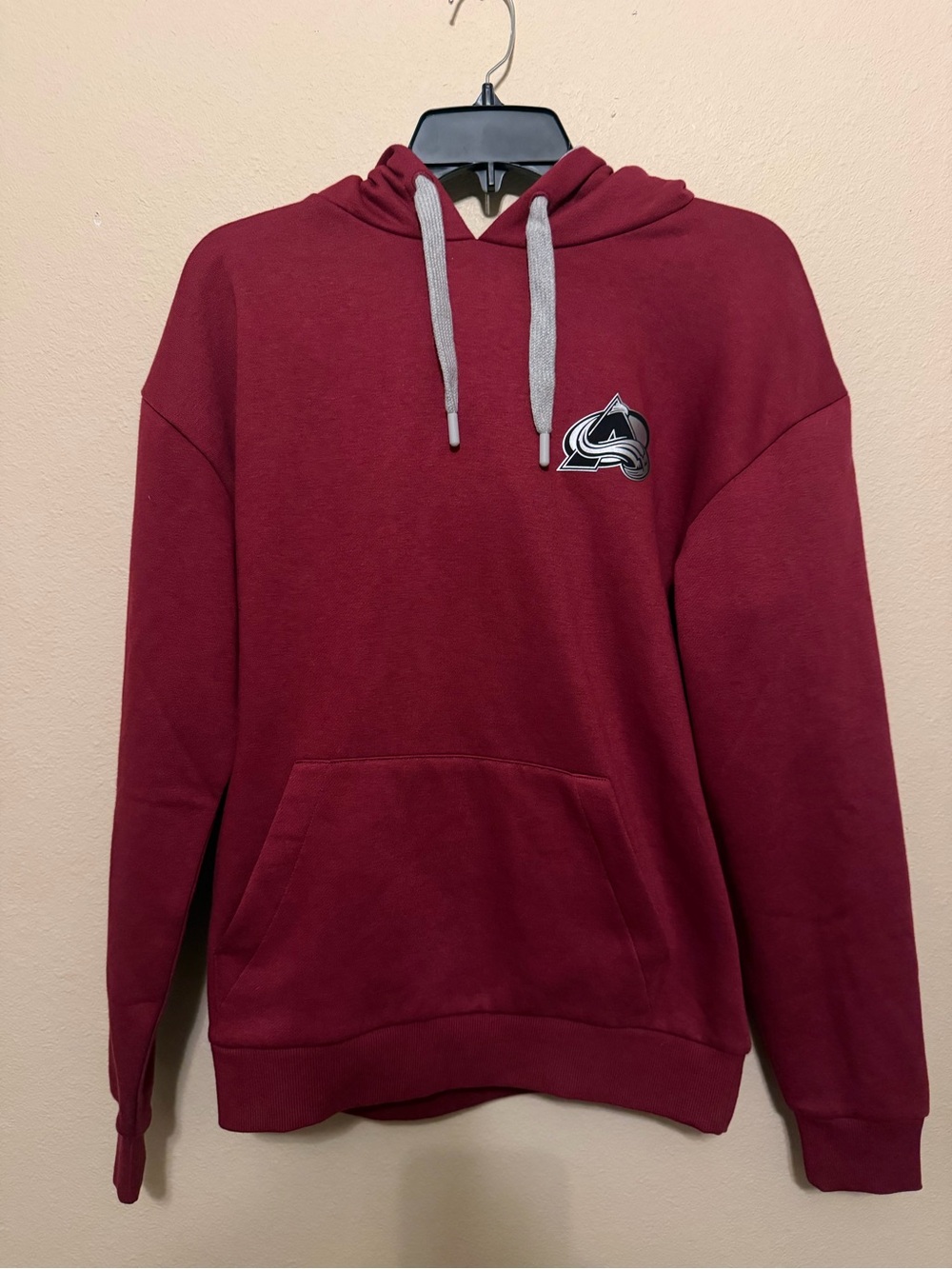 NWT Antigua Colorado Avalanche NHL Women’s Medium Burgundy Pullover Hoodie